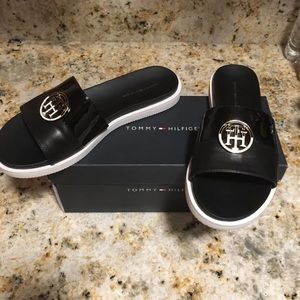 Women’s Tommy Hilfiger Black Sandel
